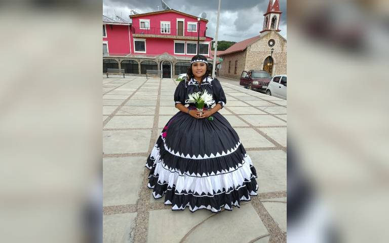 Jovencita rarámuri celebra sus XV años con vestido inspirado en su pueblo -  El Heraldo de Chihuahua | Noticias Locales, Policiacas, de México,  Chihuahua y el Mundo