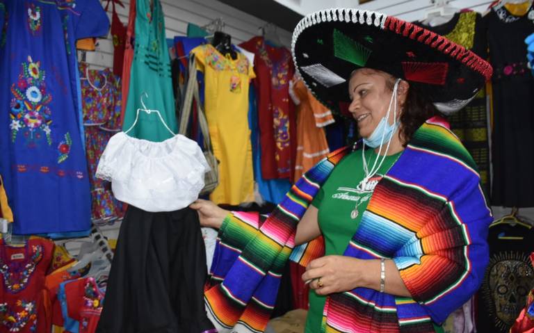 Crece demanda de vestidos, rebozos y sombreros por fiestas patrias - El  Heraldo de Chihuahua | Noticias Locales, Policiacas, de México, Chihuahua y  el Mundo