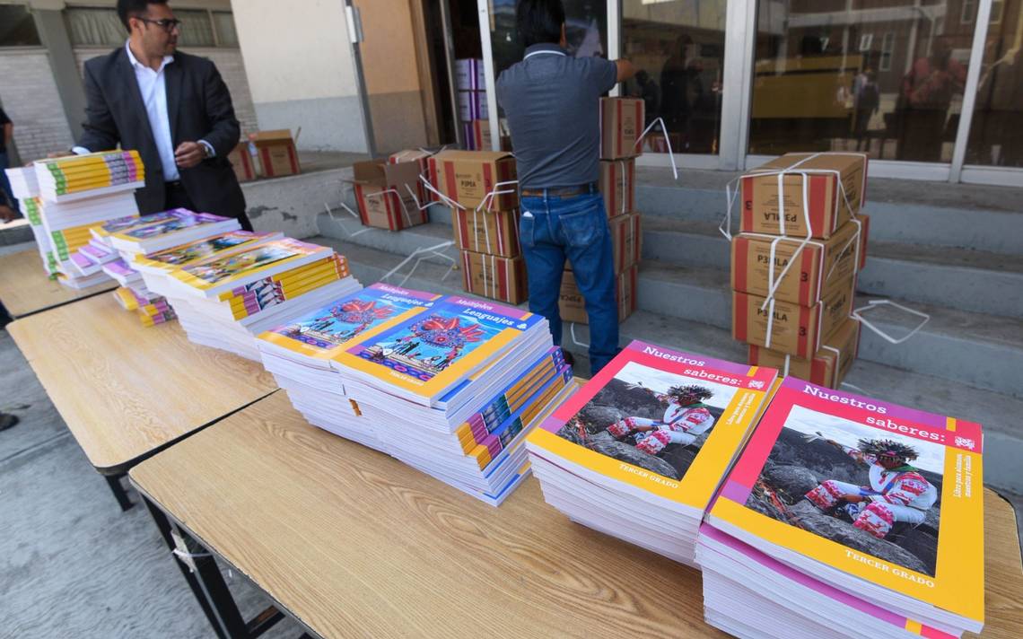 Federal Judge Orders Suspension of Distribution of New Free Textbooks in Chihuahua