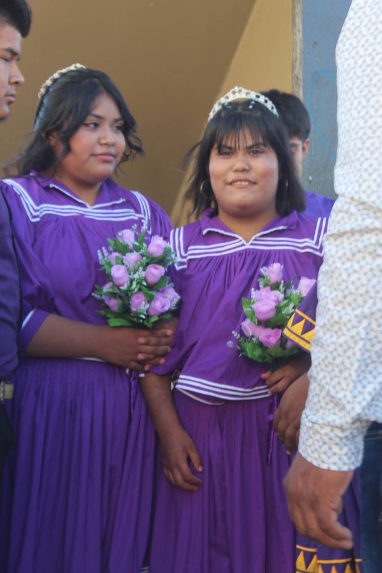 Gemelas rarámuri celebran sus XV años con vestidos tradicionales - El  Heraldo de Chihuahua | Noticias Locales, Policiacas, de México, Chihuahua y  el Mundo